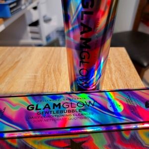 GlamGlow Gentle Bubble Daily Cleanser